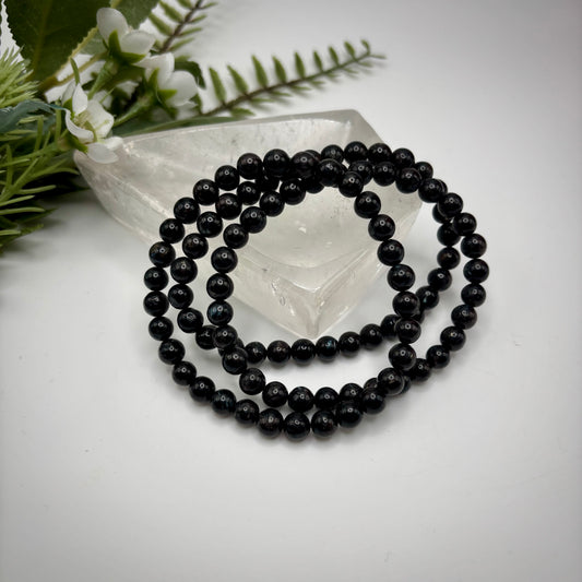 Arfvedsonite with Garnet Bracelets