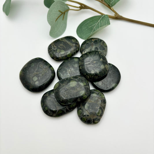 Kambaba Jasper Irregular Worrystones