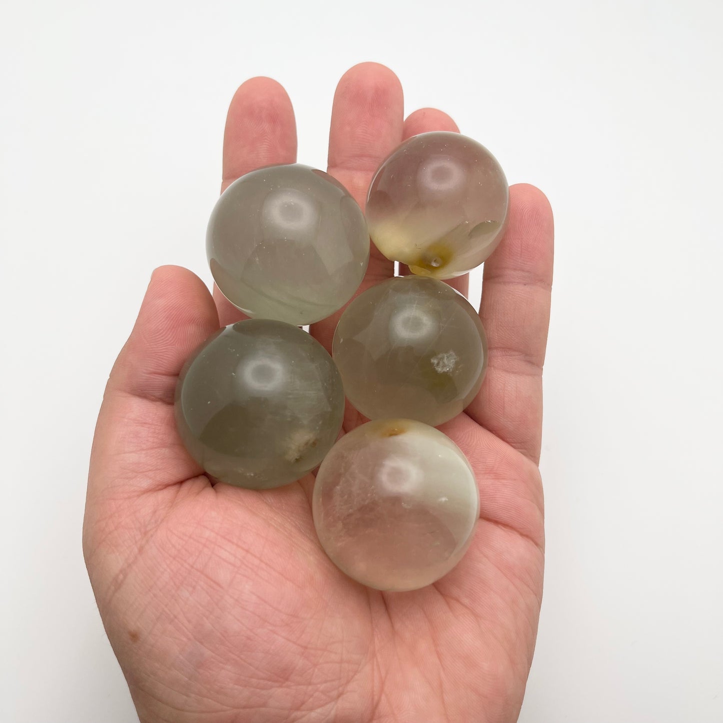 Chlorite in Rutilated Quartz Spheres