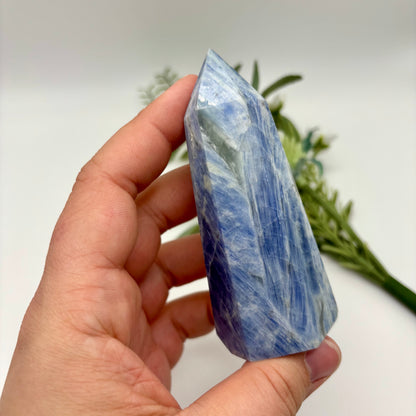 High Grade Kyanite Towers